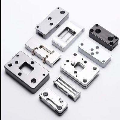 カスタム精密ブラスCNC加工サービス フリースリング ターニング メタル アルミニウム ステンレス スチール メタルCNCパーツ